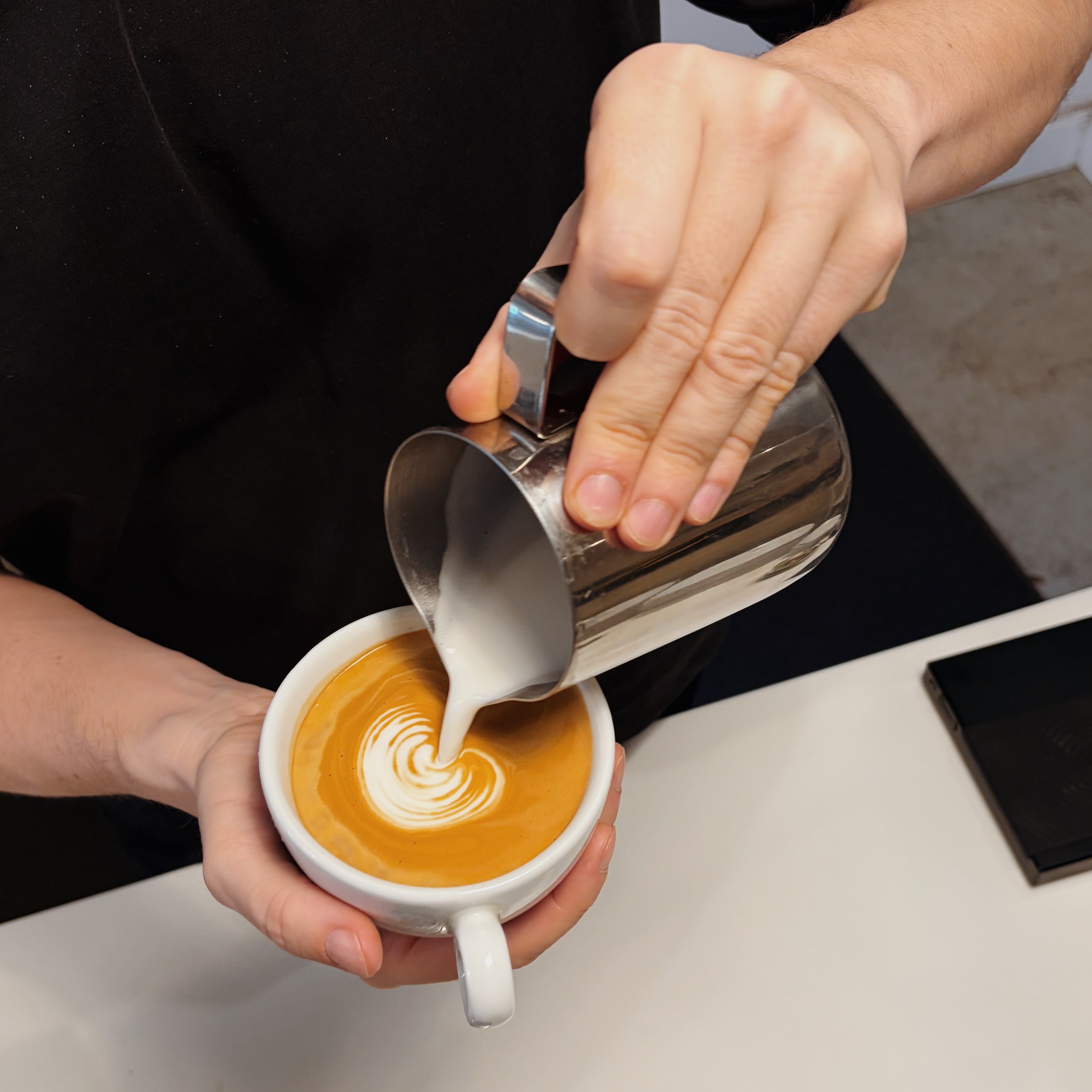 Milk Texturing & Latte Art Basics | German & English