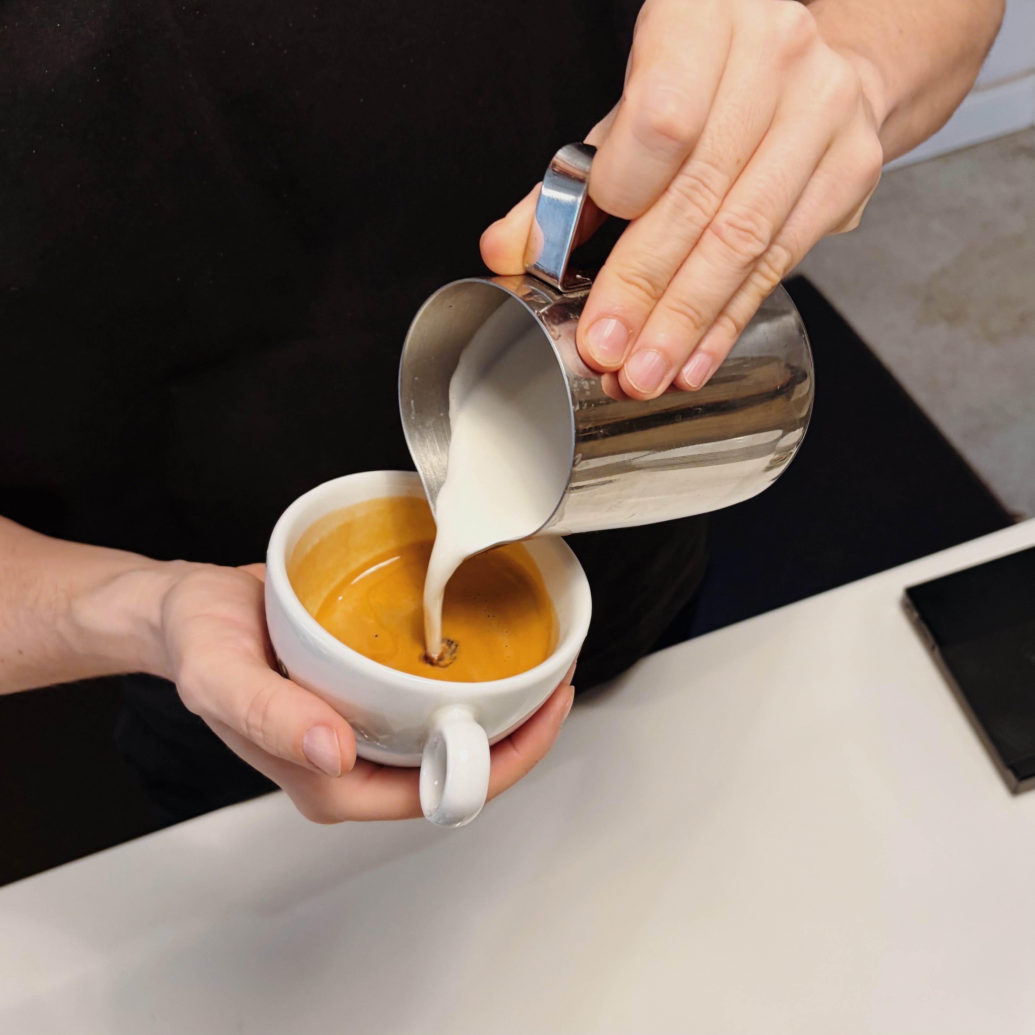 Milk Texturing & Latte Art Basics | German & English